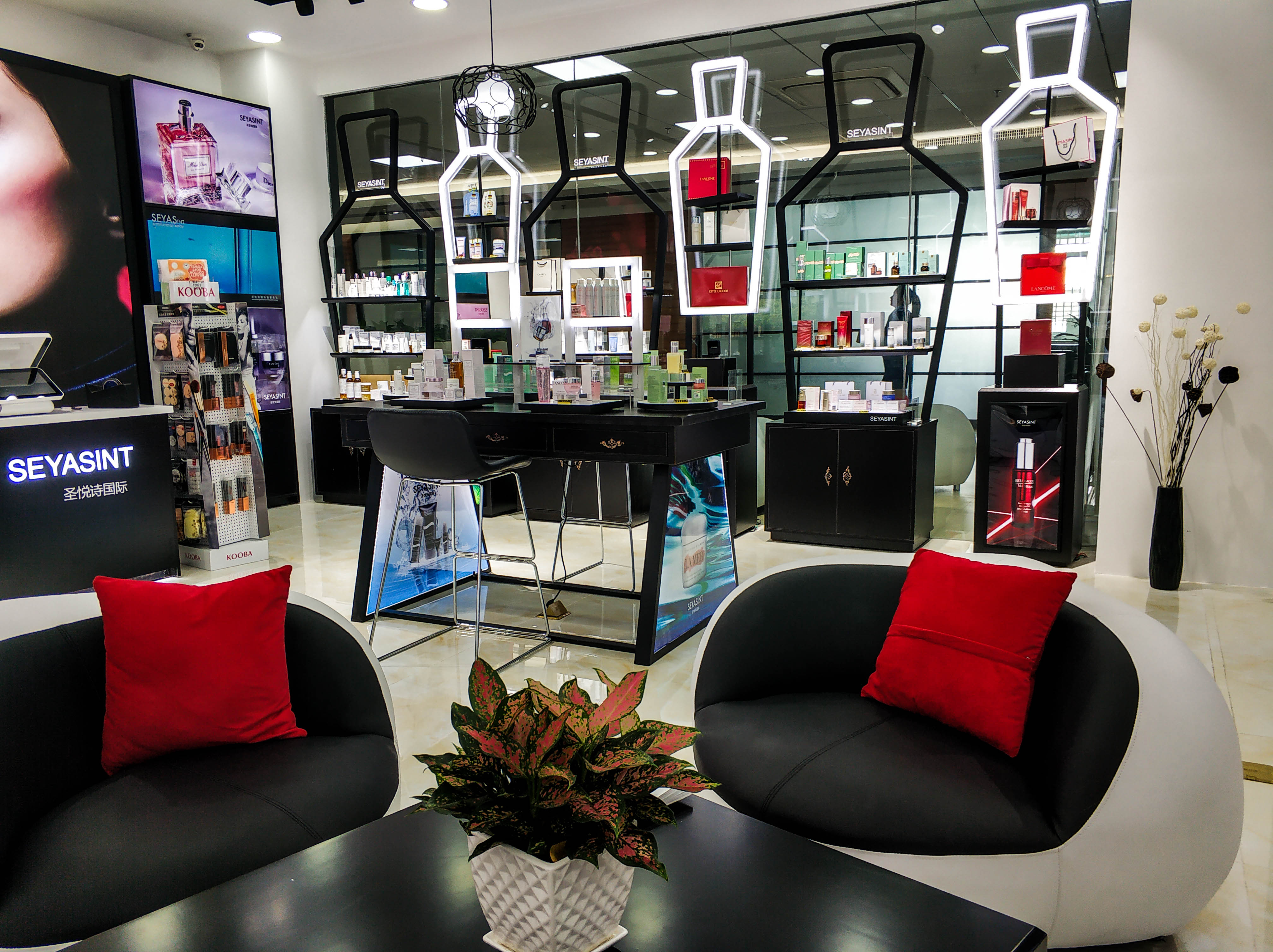 警惕以假亂真的進(jìn)口化妝品！