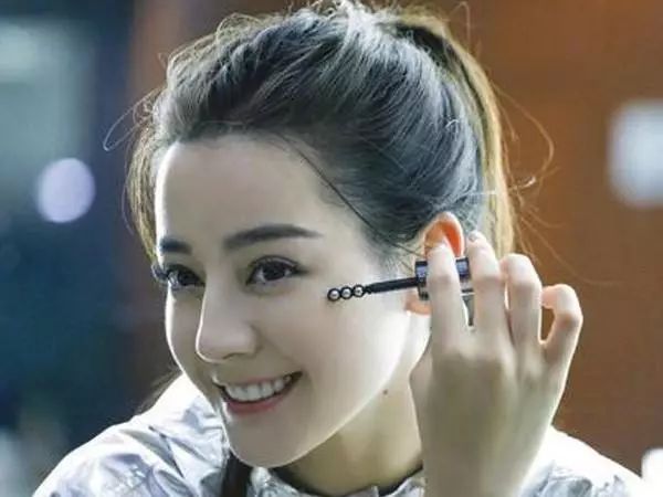 巧用眼線，打造女神級(jí)靈動(dòng)大眼